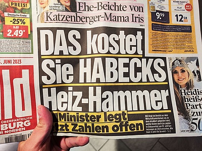 Hier sehen Sie das Titelbild der Bildzeitung vom Juni 2023 mit dem Aufmacher "Das kostet Sie Habecks Heiz-Hammer"