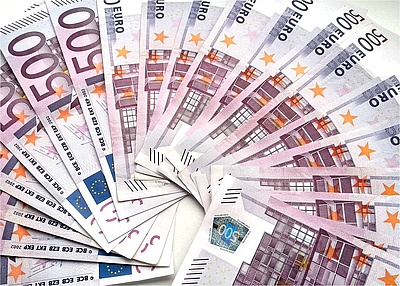 Ab Januar 2020 können Eigentümer einer selbst genutzten Immobilie ihre Kosten energetischer Sanierungen von der Steuer absetzen. 20% bis zu 40.000 Euro insgesamt werden so von der Steuer gefördert. (Foto: energie-experten.org)