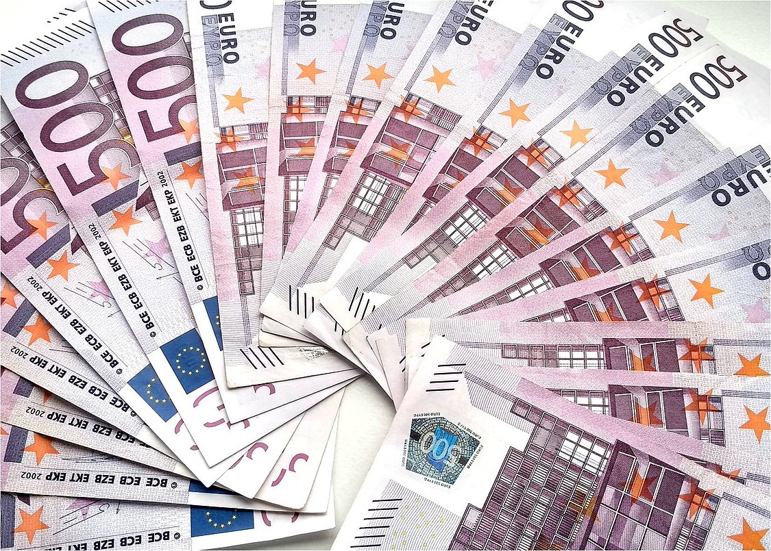Ab Januar 2020 können Eigentümer einer selbst genutzten Immobilie ihre Kosten energetischer Sanierungen von der Steuer absetzen. 20% bis zu 40.000 Euro insgesamt werden so von der Steuer gefördert. (Foto: energie-experten.org)