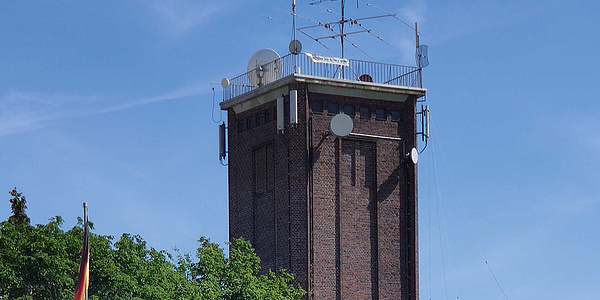 Hier sehen Sie den Alten Wasserturm in Wolfsburg