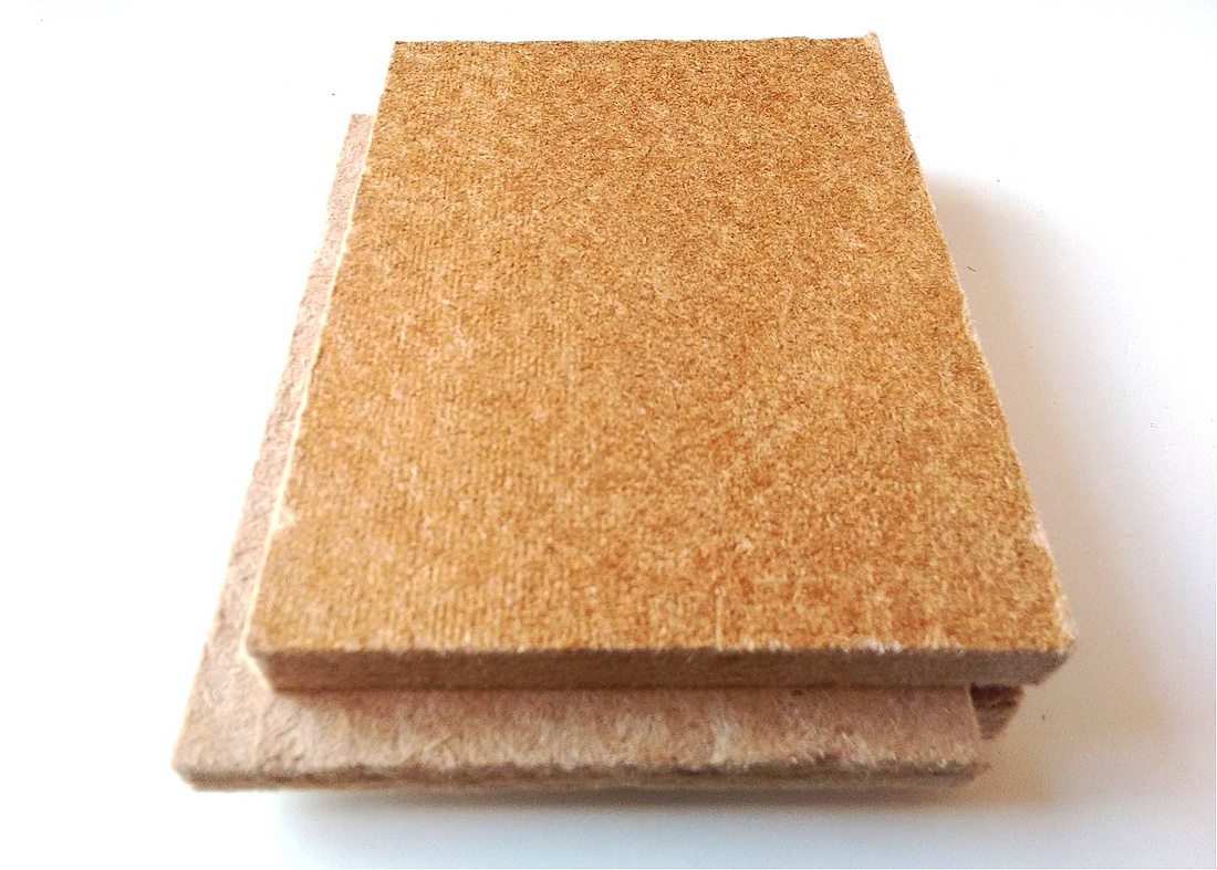 Fußboden-Dämmsystemplatte aus Holzfasern nach DIN EN 13171 zur trittschallbrückenfreien Verlegung von Dielenböden (Foto: energie-experten.org)
