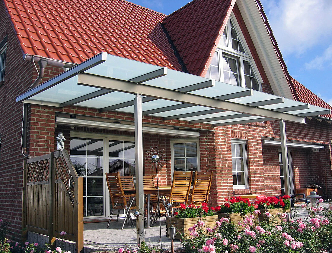 Verglaste Terrassendächer sind vielseitig einsetzbar und bieten das besondere Etwas. (Foto: Bundesverband Flachglas (BF) / Glas Trösch Sanco Beratung)