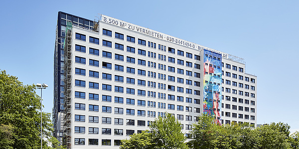 M55-Fassade in Eschborn überzeugt in Technik und Gestaltung