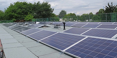 Das Bild zeigt die Solaranlage auf der WBG-Liegenschaft in Frankfurt am Main.