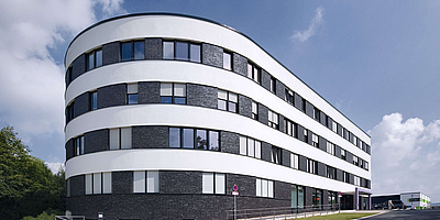 Das Bild zeigt das Facharztzentrum "Medizinische Centrum am Rheinischen Esel Medcare" in Witten.